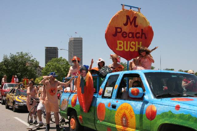 2006_ArtCar_3_Parade 298 